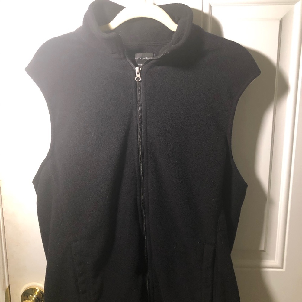 Saks Fifth Avenue Vest/Black/Large